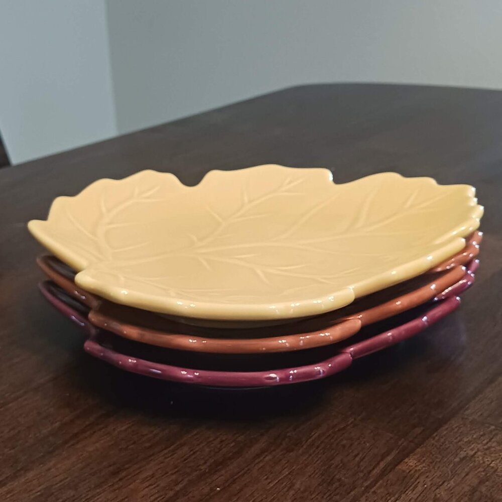 Pfaltzgraff Plymouth leaf shaped plates, fall colors set of three